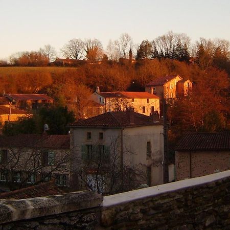 Chambres De La Porte Aux Moines Vouvant Exterior foto